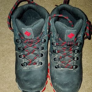 Boys Columbia hiking boots